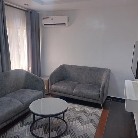 Hotel 35 Embassy Lagos Bagian luar foto